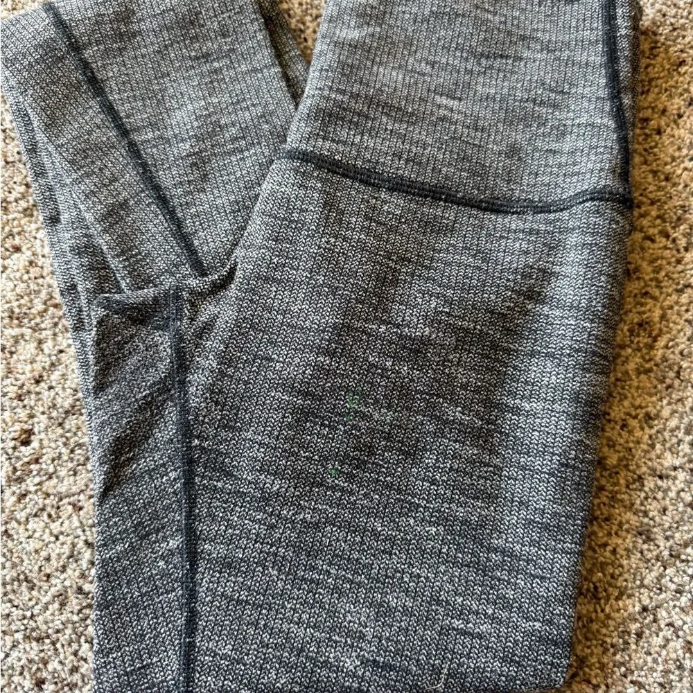 Size 4 31 inch inseam Lululemon Wunder Under high waist Legging gray